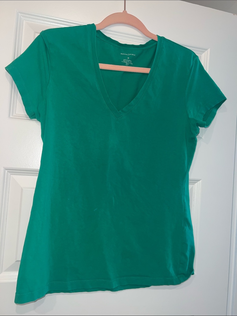 Banana Republic Women’s Emerald Green V-Neck Short Sleeve Tee